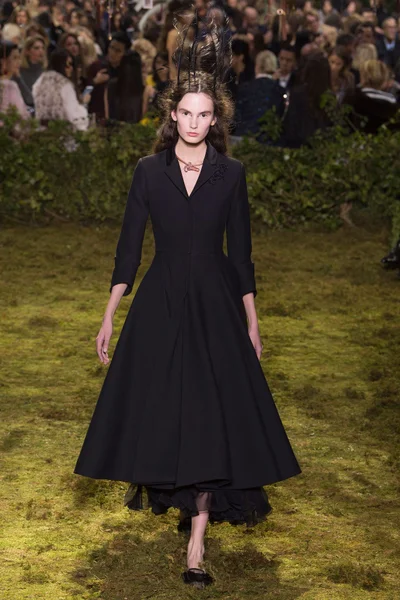 Look 13